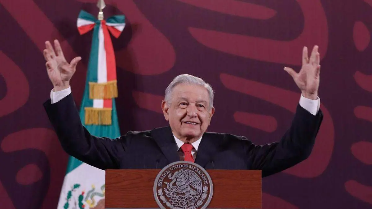 AMLO-Zaldívar-barra de abogados